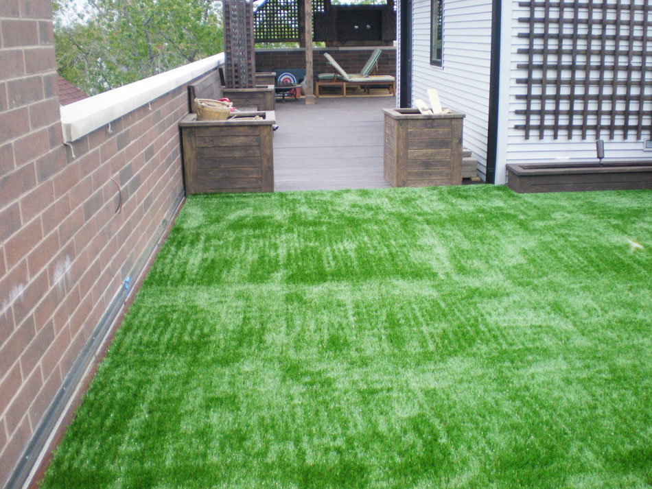 Artificial grass on rooftop deck in New Jersey
